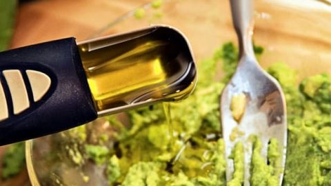 قناع الأفوكادو لترطيب البشرة