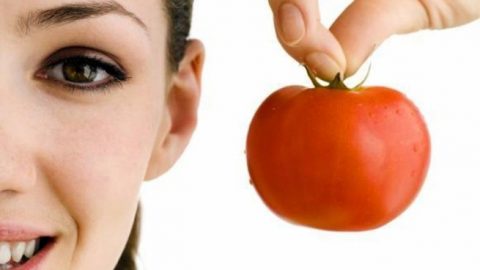 قناع الطماطم للبشرة الدهنية والتخلص من حب الشباب