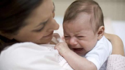 كيف تقاومين المغص عند رضيعك؟