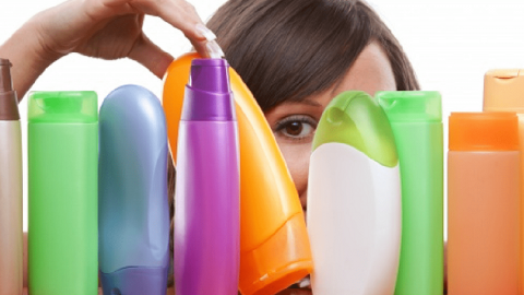 متى تحتاجين إلى تغيير الشامبو الخاص بك؟