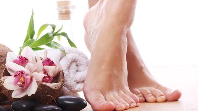 اتبعي هذه الخطوات للحفاظ على صحة وجمال قدميك