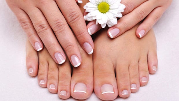 كيف تحصلين على أظافر قوية بطريقة طبيعية؟