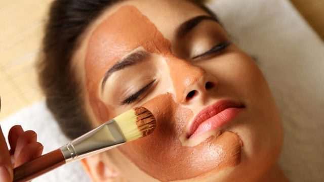 قناع التمر لترطيب البشرة وتغذيتها