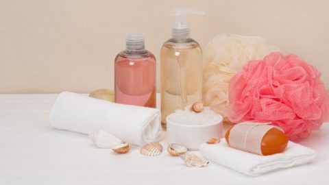 حضري بنفسك شاور الجل الخاص بك لتبييض البشرة