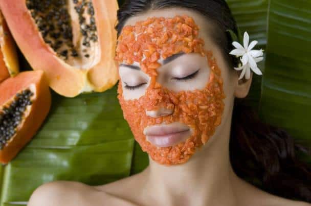 قناع البابايا والعسل لتفتيح البشرة