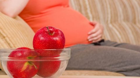 ابتعدي عن هذه المأكولات خلال فترة الحمل للحماية من زيادة الوزن
