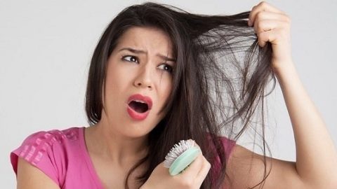 قاومي تساقط الشعر من خلال هذه الوصفة