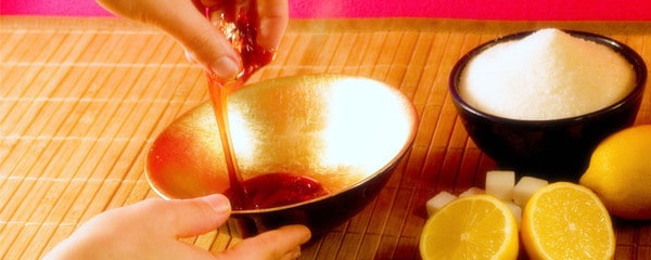 طريقة إعداد الشمع لإزالة الشعر في المنزل