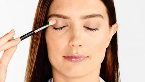 أساسيات تطبيق ظلال العيون على طريقة المحترفات