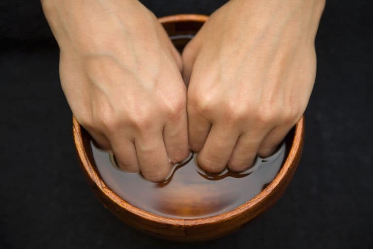 الماء الساخن