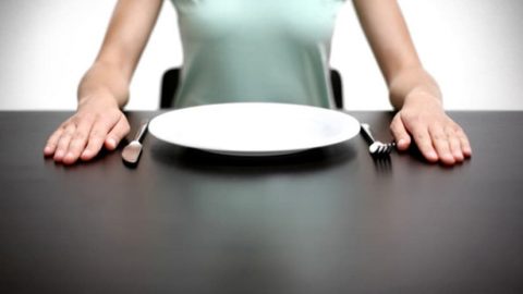 تجنبي تناول هذه الأطعمة على الريق