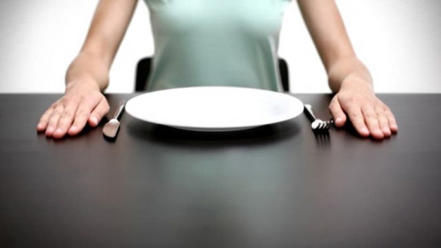 تجنبي تناول هذه الأطعمة على الريق