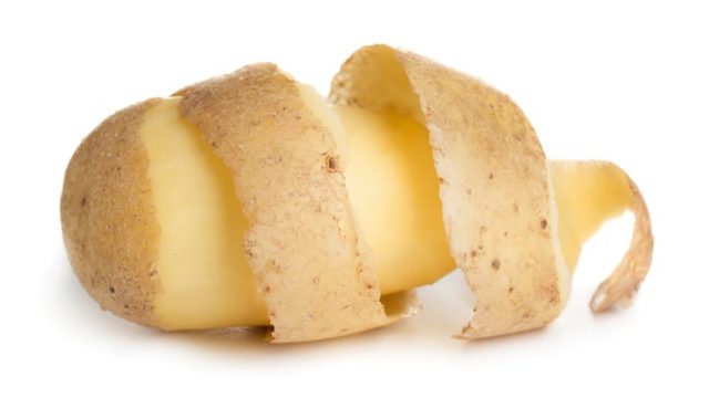 تعرفي على فوائد قشر البطاطس الصحية والجمالية