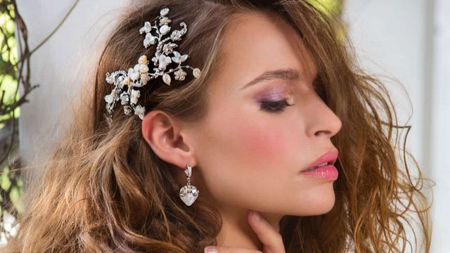 كريمات منزلية لتنعيم الشعر