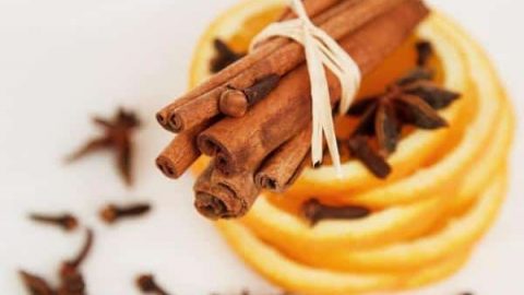 قناع العسل والقرفة للتخلص من الرؤوس السوداء