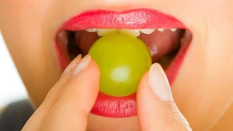 قناع العنب لترطيب البشرة