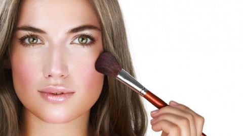 خلطة طبيعية لتثبيت المكياج على البشرة