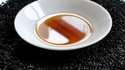 وصفات حبة البركة لبشرة مشرقة