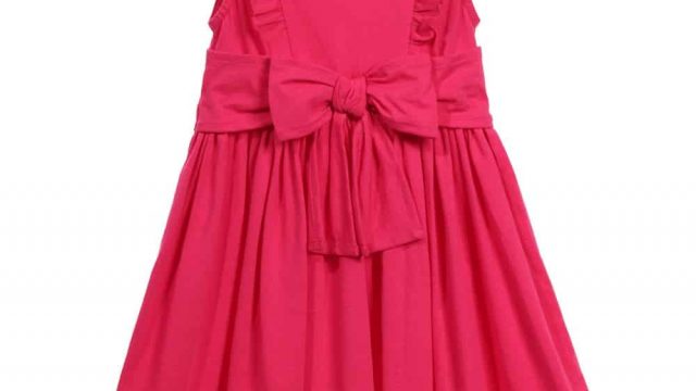 شاهدي أجمل تصاميم فساتين الفتيات دون سن العاشرة