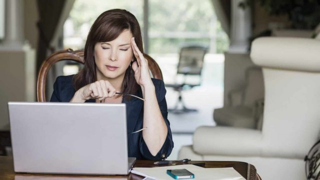 كيف تعرفين أن عملك يضر بصحتك؟