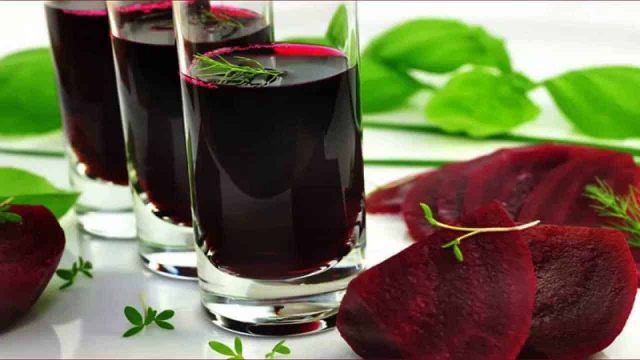 تعرفي على فوائد عصير الشمندر للبشرة