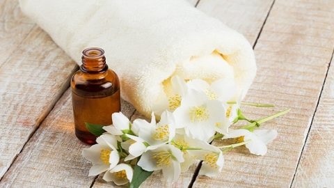 تعرفي على فوائد زيت النعام