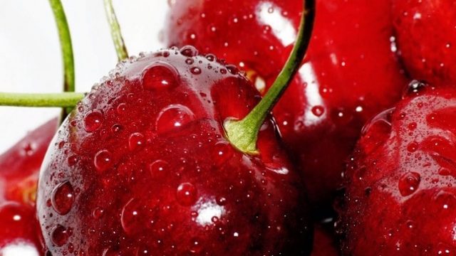تناولي هذه الثمرة الساحرة واحصلي على بشرة مشرقة على الدوام
