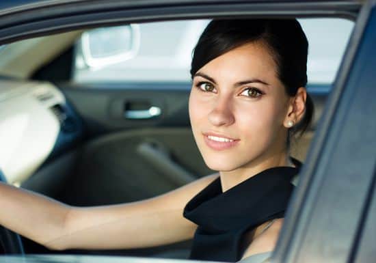 هل تعرفين ايتيكيت اختيار المقعد لركوب السيارة؟