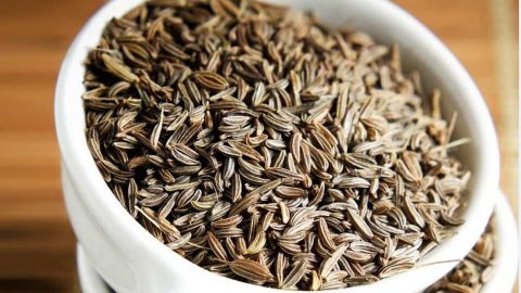 تعرفي على فوائد مشروب الكراوية للتخلص من الدهون