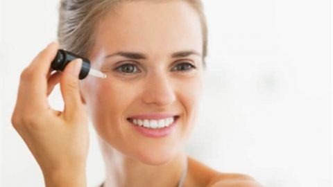 إليك الطريقة الصحيحة لاستخدام سيروم البشرة