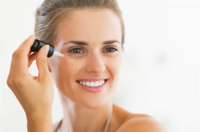 إليك الطريقة الصحيحة لاستخدام سيروم البشرة