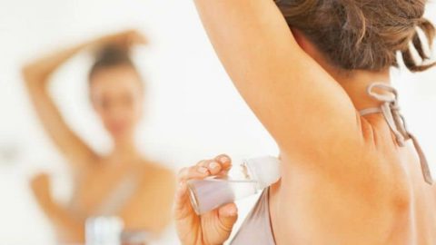 مكونات بسيطة لتجهيز مزيل عرق طبيعي في المنزل