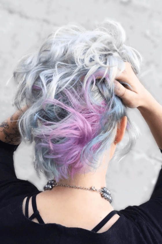 بالصور: صيحة الـHolographic Hair لإطلالة شعر جذابة