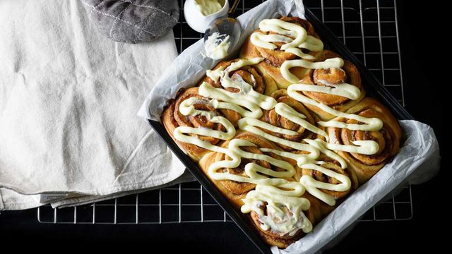 طريقة سريعة لتجهيز لفائف السينابون بالقرفة