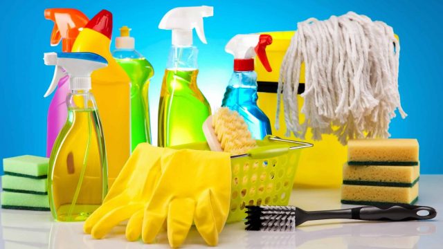 التعرض لمواد التنظيف بكثرة يسبب سرطان الغدة الدرقية