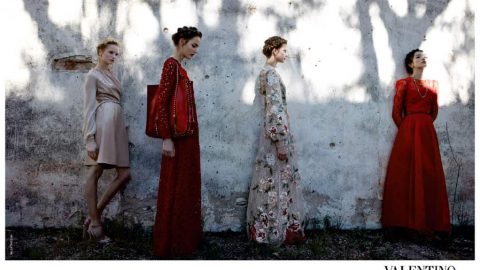 بالصور | علامة فالنتينو تقدم مجموعة فساتين سهرة محتشمة لسنة 2017