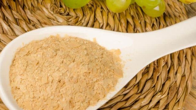 قناع خميرة الجعة للعناية بالبشرة الجافة