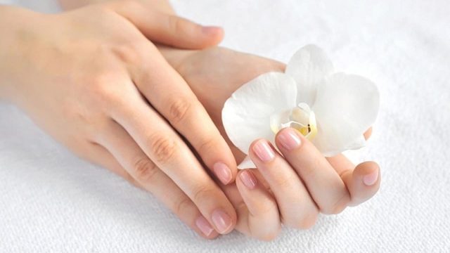 اكتشفي أفضل الوصفات الطبيعية للتخلص من جفاف اليدين