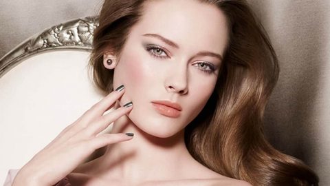 3 عادات يومية تضمن شبابا دائما لبشرتك