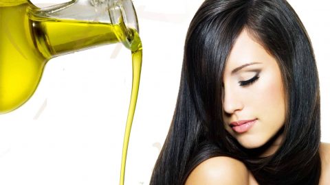 كم مرة في الأسبوع تحتاجين فيها لوضع الزيت على شعرك؟