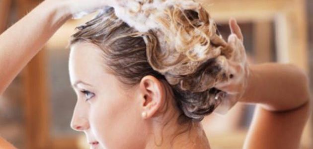 كيف تزيلين صبغة الشعر بشكل طبيعي في المنزل؟
