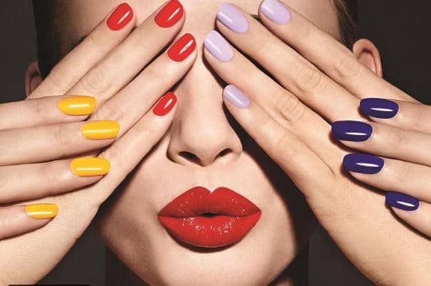 اختاري لون المانكير المناسب بحسب شكل أظافرك
