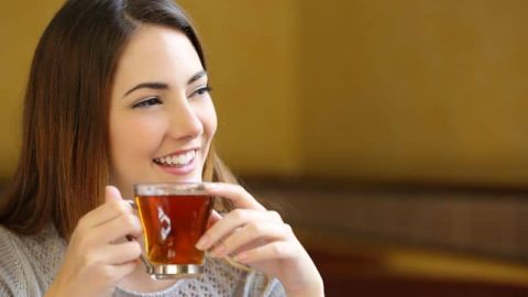 هذه المشروبات تساعدك على التخلص من انتفاخات البطن