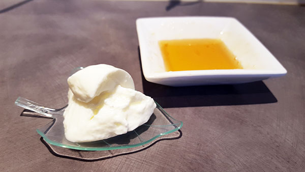 مقشر معذي للبشرة