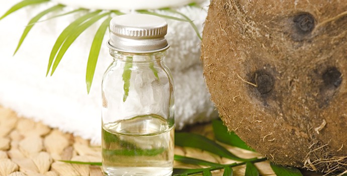 تعلمي معنا كيف يمكنك تقشير بشرتك في المنزل