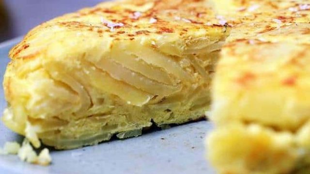 خطوات تجهيز التورتيلا الإسبانية