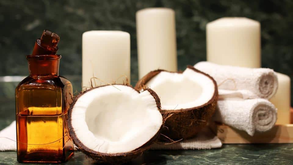 استخدمي زيت جوز الهند لتعزيز جمالك