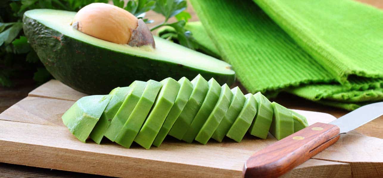 الأفوكادو يعيد المظهر الحيوي للشعر