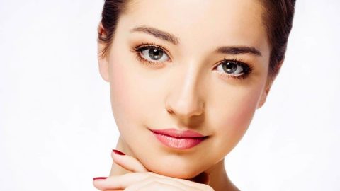 عليك فعل هذه الأشياء قبل النوم للحصول على بشرة ناصعة