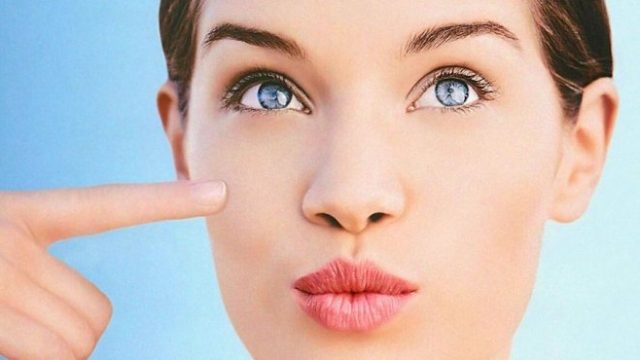 استمتعي ببشرة نضرة وخالية من كل البقع الداكنة عبر هذه الوصفة الطبيعية